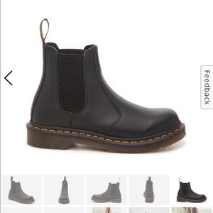 Dr. Martens 2976 Chelsea Boot. Black leather upper. EUC (wore 2x)